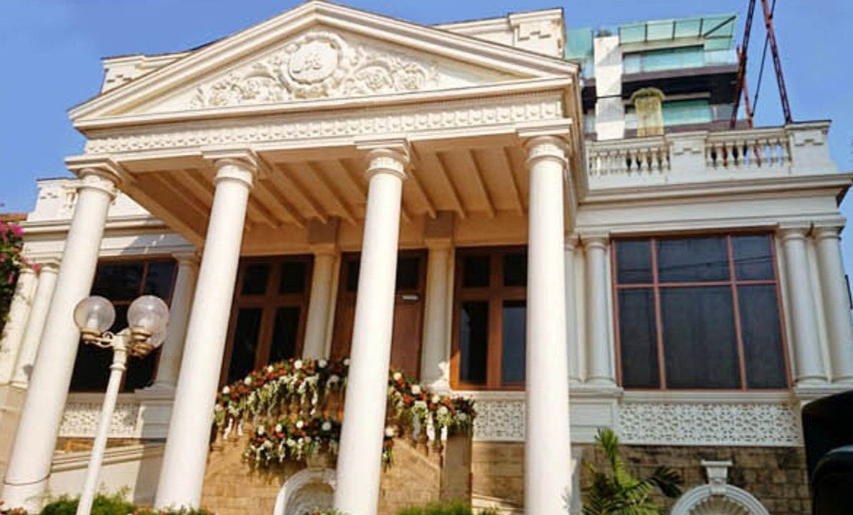 From Mannat to Jalsa: The Most Expensive Bollywood Houses